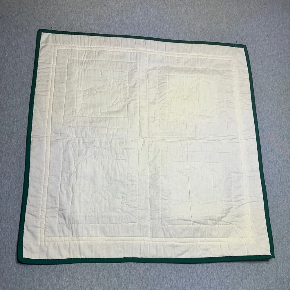Handmade Christmas Poinsettia Quilted Patchwork Wall Hanging/Table cloth 31x31